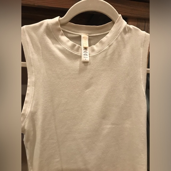 SKIMS & SHEIN Bundle - Women's Tops & Bodysuit - Size Large (Lot of 4 Pieces) - Picture 13 of 17